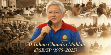 “Di Depan Sejarah, Ia Tetap Berdiri” Chandra Mahlan 1975–2025